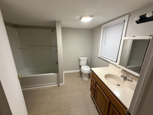 Building Photo - 2 Bedroom 1 Bath Home located in Greeneville, TN