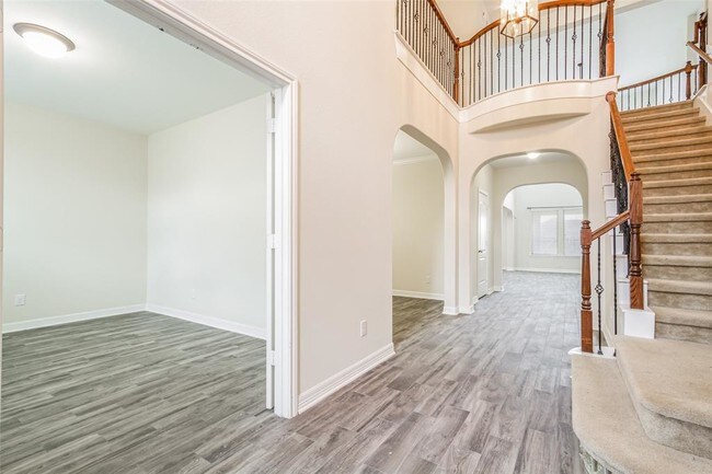 Building Photo - 9964 Ash Creek Ct