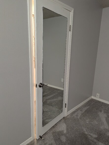 Building Photo - 47 Summer Oaks Dr