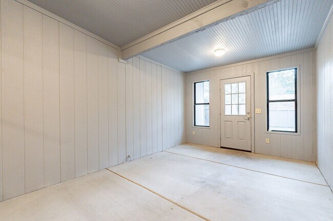 Building Photo - Charming 4-bedroom, 2-bathroom in Gilbert