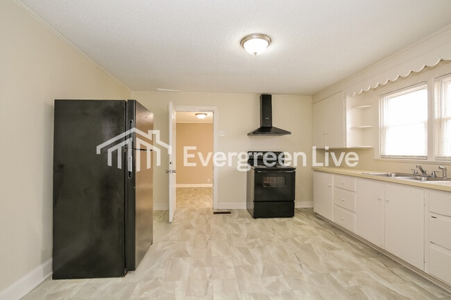 Building Photo - 4207 Garden St