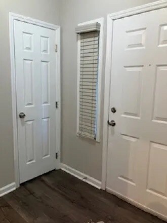 Building Photo - Room in Condo on Winterpointe Ln