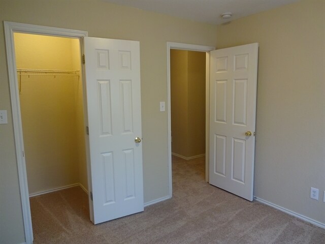 Building Photo - 9406 Hacienda Acres