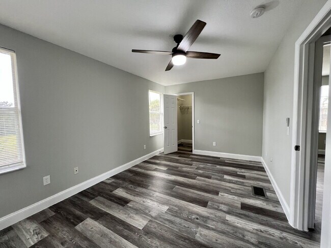 Building Photo - 1334 Washington Palm Loop