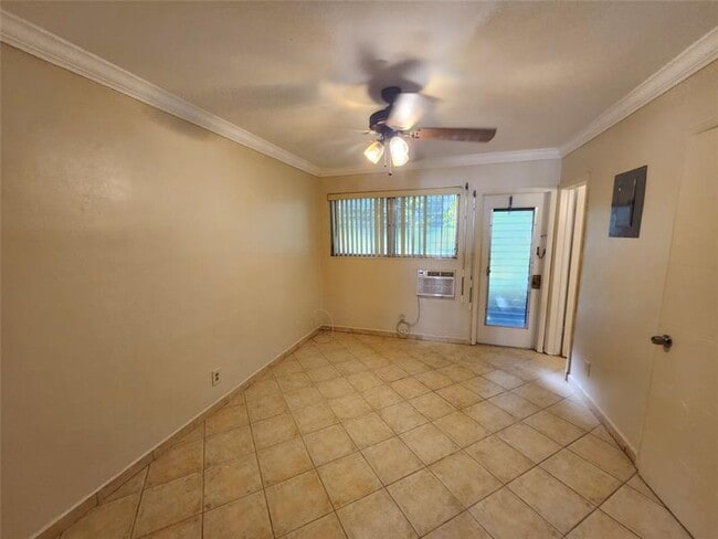 Building Photo - 2213 Lincoln St