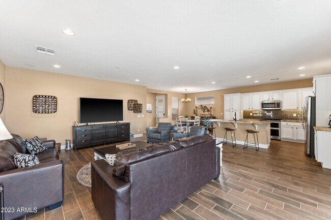 Building Photo - 4456 Covered Wagon Trl