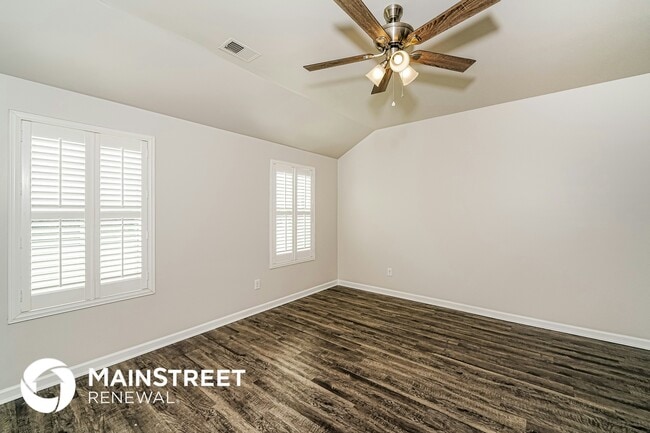 Building Photo - 331 Woodland Trl