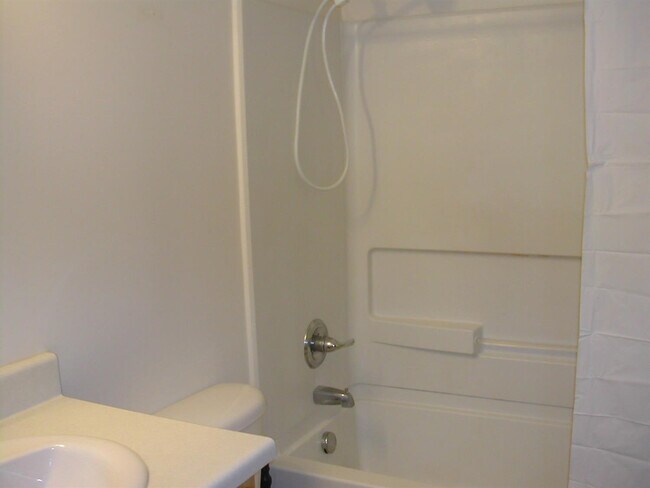 Building Photo - 253 Brookridge Ct