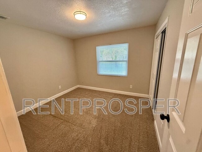 Building Photo - 376 Imperial Dr