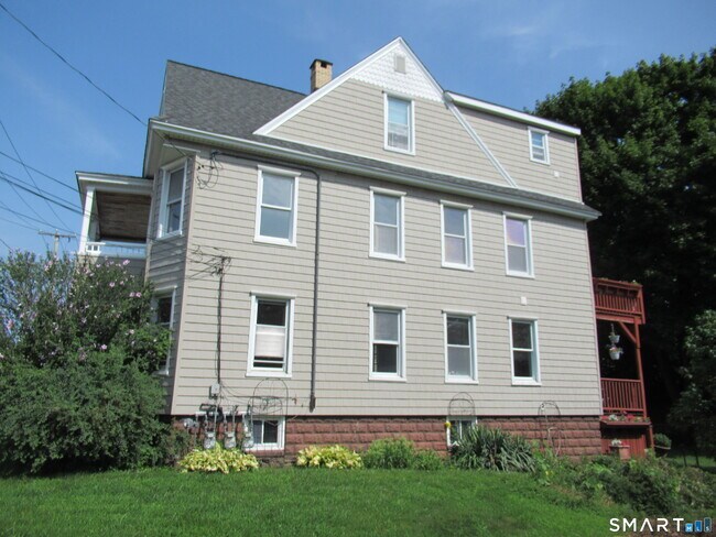 Building Photo - 112 Bennett St