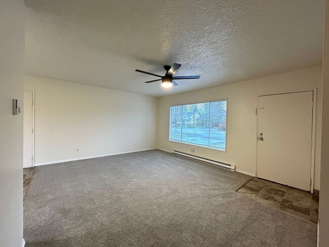 Building Photo - Freshly Updated 3-Bedroom Home with Spacious Backyard and Garage