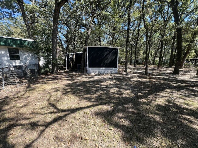 Building Photo - Beautiful Remodeled 3 Bed 1.5 Bath