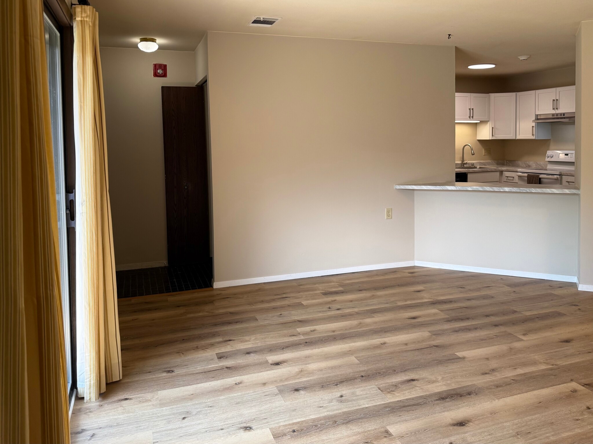 Building Photo - 9028 N Park Plaza Ct