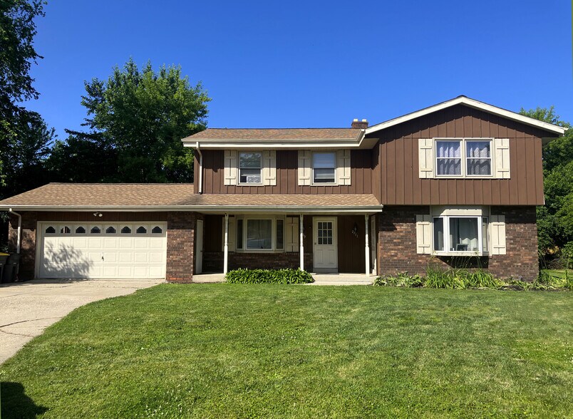 Building Photo - 2711 Albany Ct