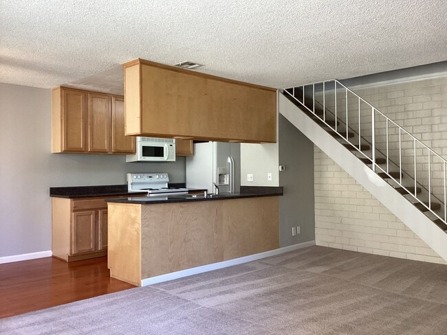 Building Photo - 460 W Alamos Ave