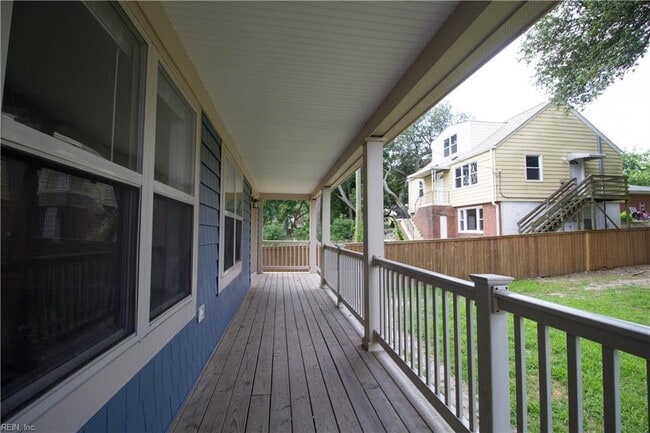 Building Photo - 3110 Pretty Lake Ave