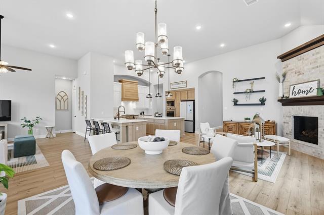 Building Photo - 2016 Strolling Wy