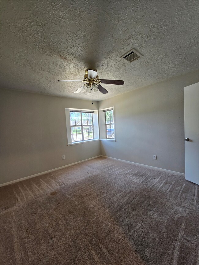 Building Photo - 25510 Thistlewaite Ln