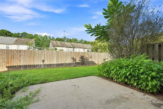Building Photo - 3063 Kentmere Dr