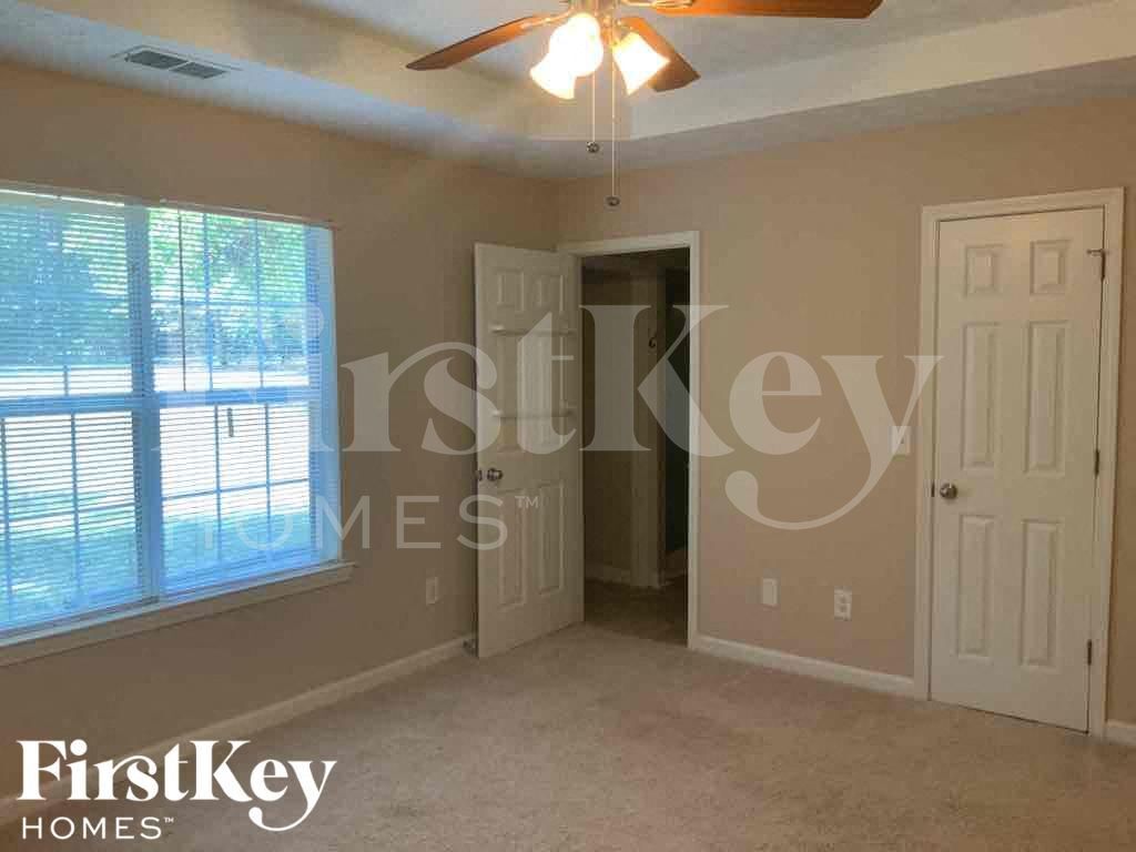 Building Photo - 100 Myrtle Grove Ln