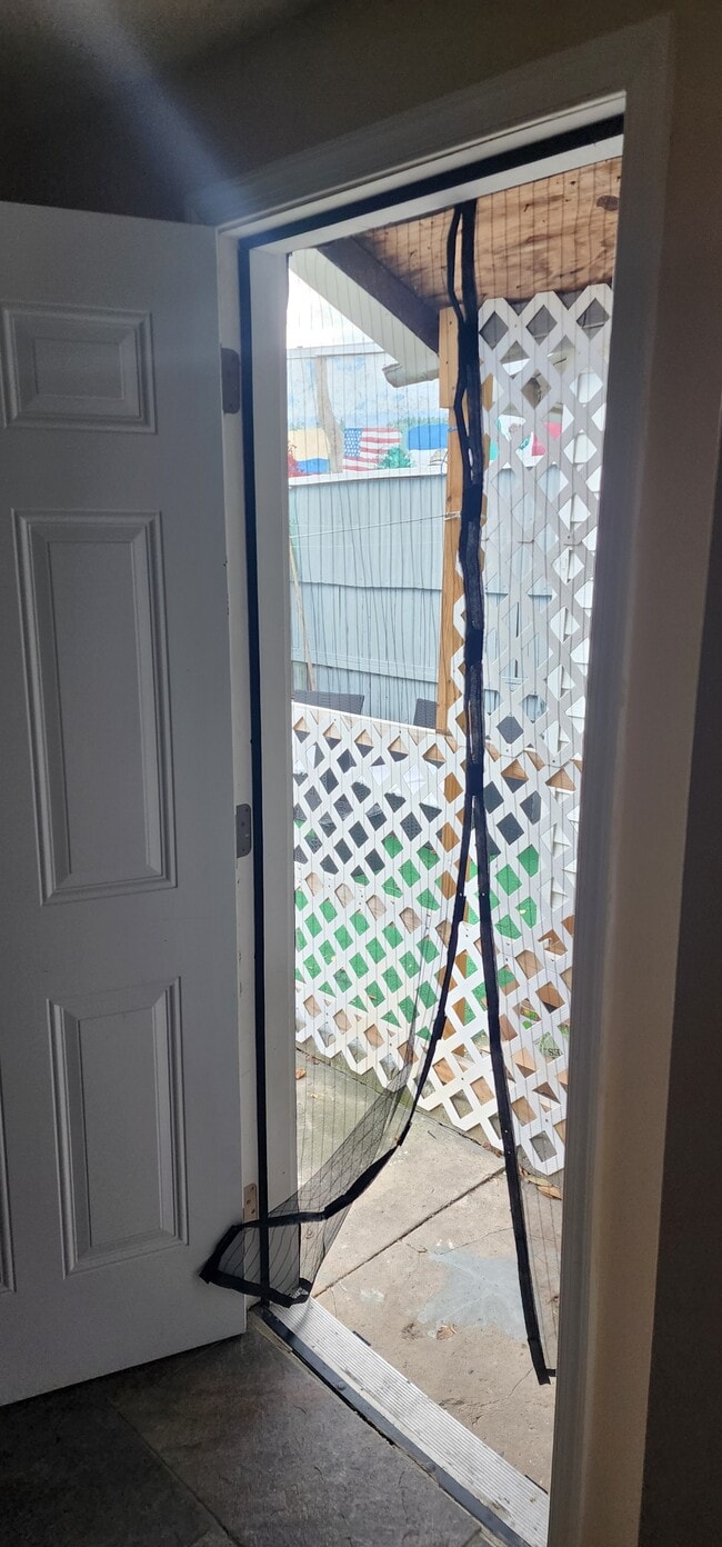 Building Photo - 639 Clinton St