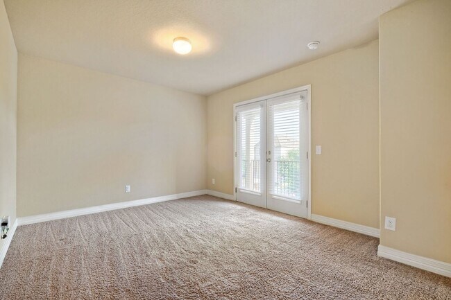 Building Photo - First time rental!