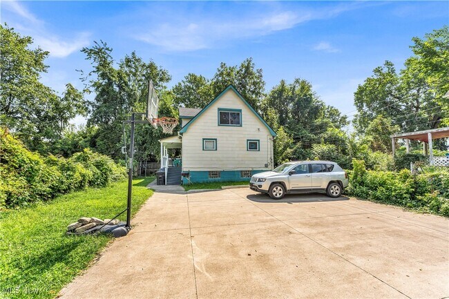 Building Photo - 3571 W 69th St