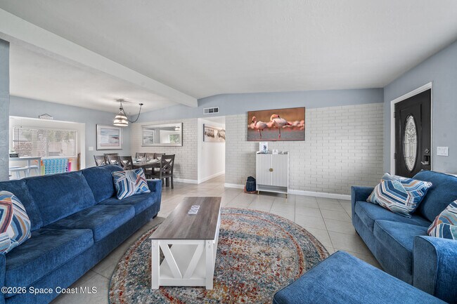 Building Photo - 295 Spruce Ave