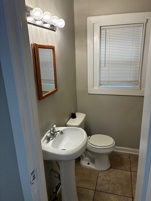 Building Photo - 3532 Crassia St