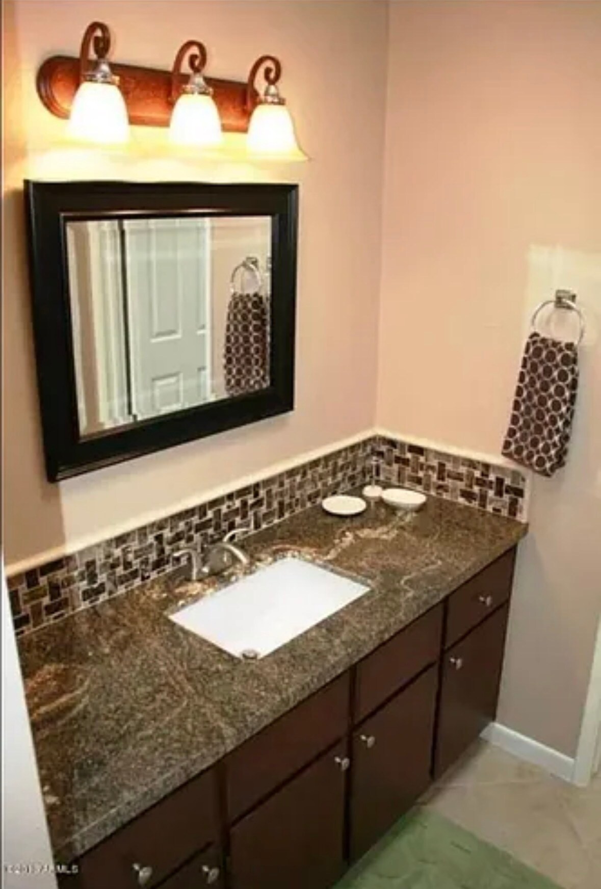 Building Photo - 2446 E 5th Pl