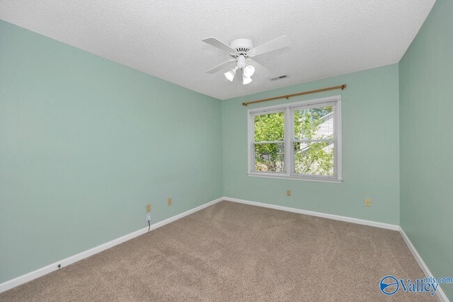 Building Photo - 722 Highland Dr