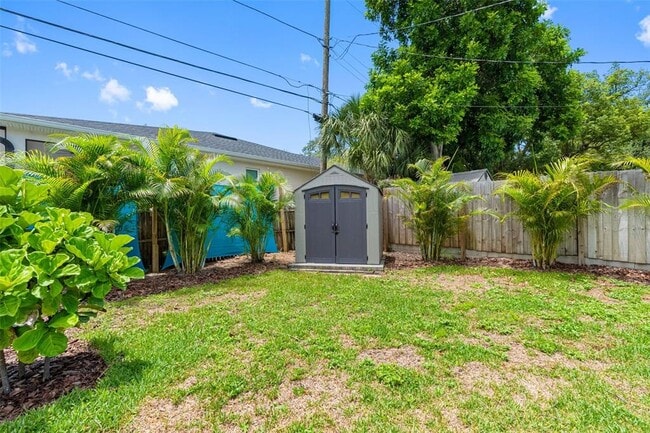 Building Photo - 641 Wilkie St