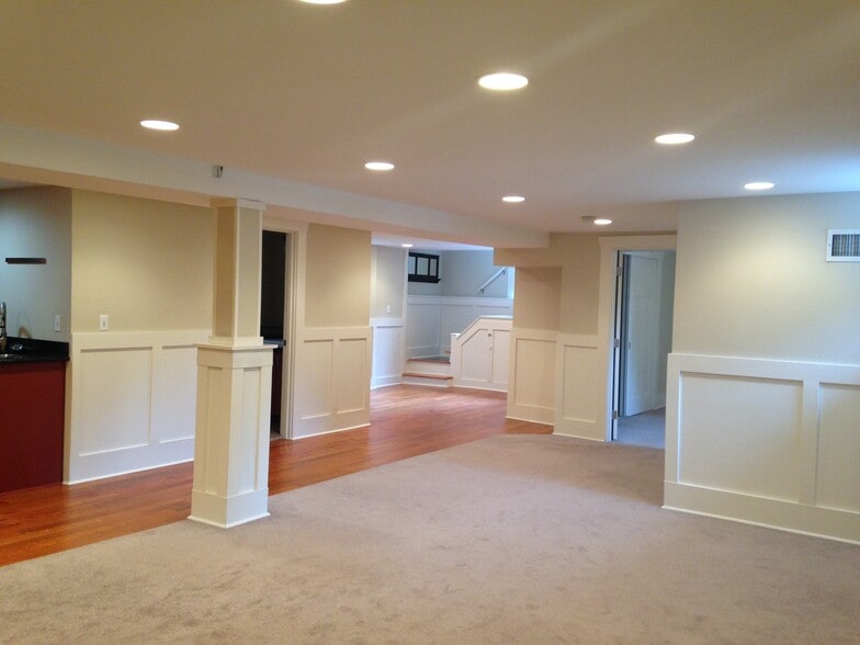 Building Photo - 5702 Palatine Ave N