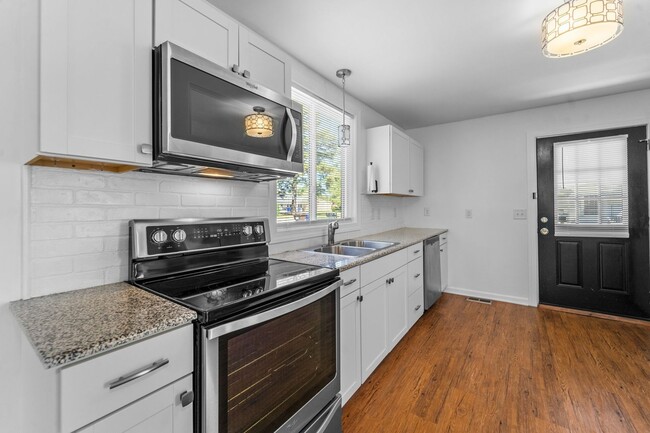 Building Photo - Updated 2 Bed 1 Bath in Coats - Pet Friendly!