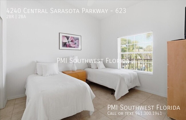 Building Photo - 4240 Central Sarasota Pkwy