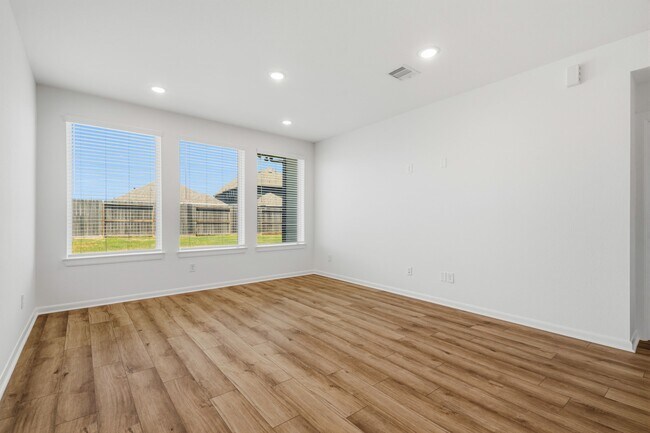 Building Photo - 17043 Luminous Ln