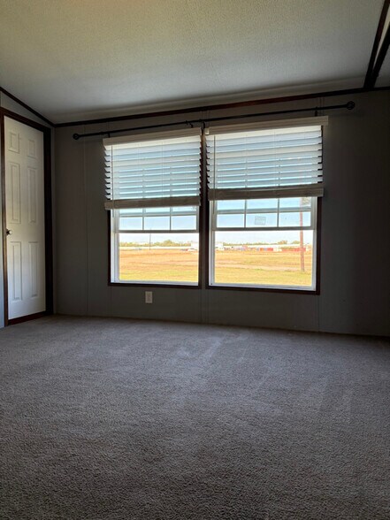 Building Photo - 202 Evelyn Ave