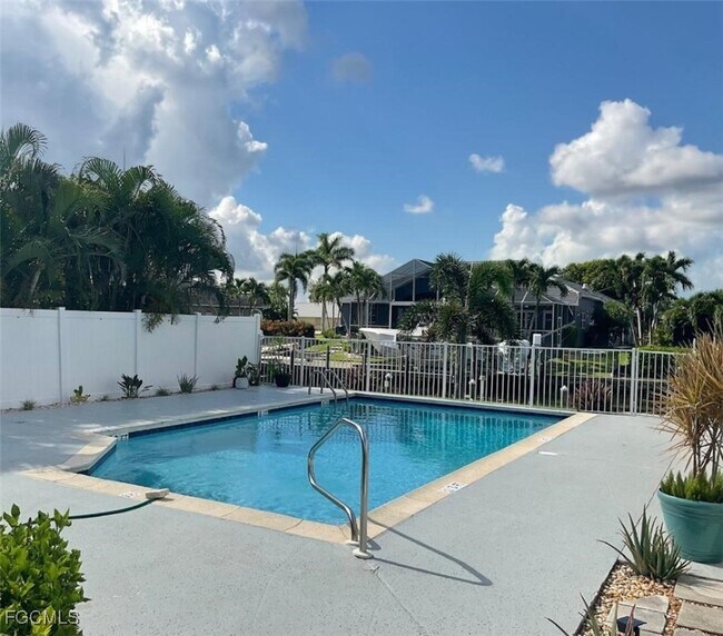 Building Photo - 922 SW 48th Terrace