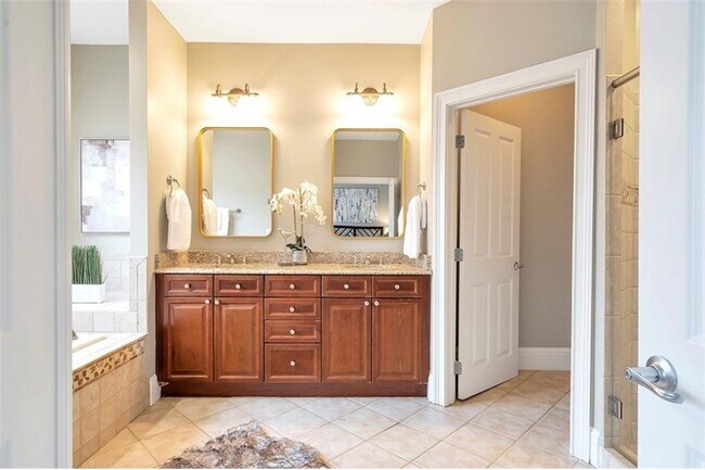 Building Photo - 5408 Glenridge Cove NE