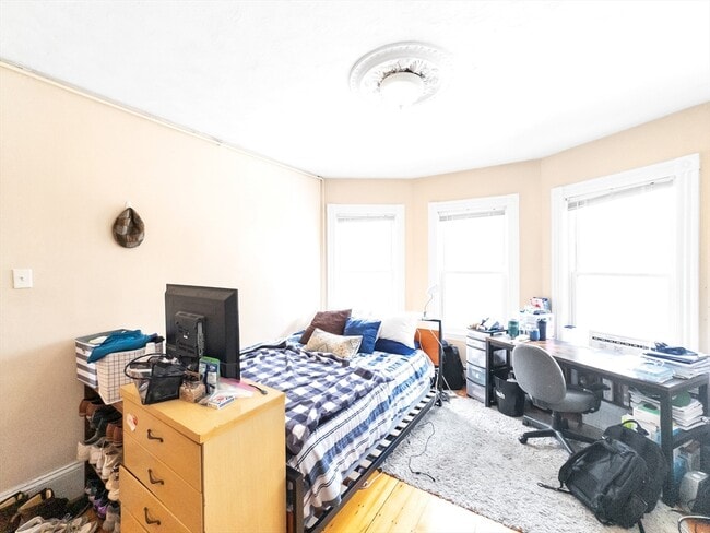 Building Photo - 32 Fisher Ave