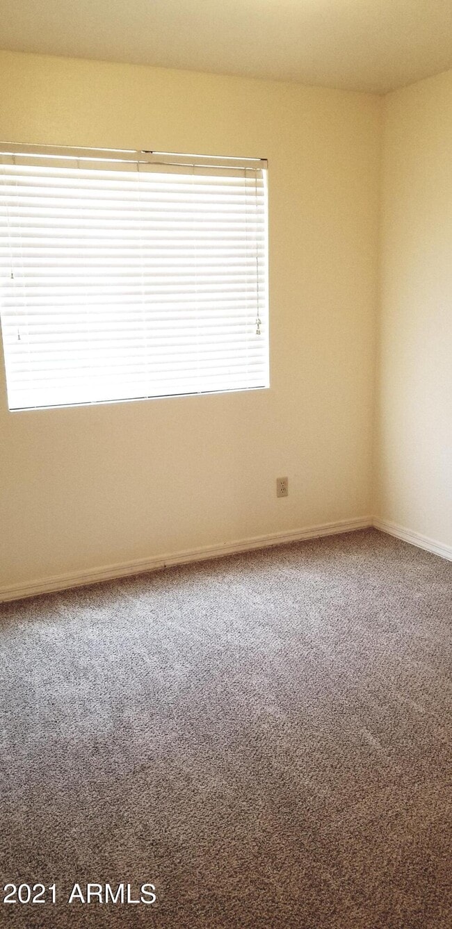 Building Photo - 3825 W Libby St