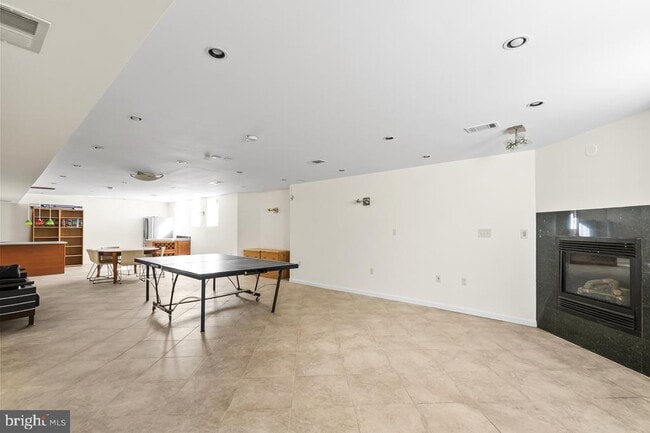 Building Photo - 10009 Sinnott Ct