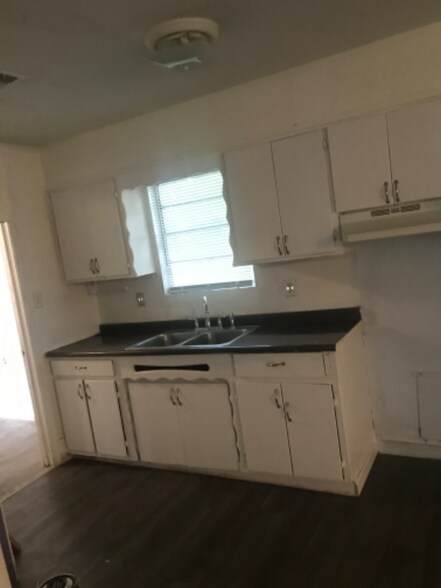 Building Photo - 3009 Gaines St