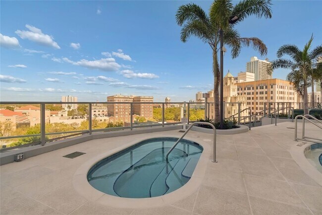 Building Photo - 400 Central Ave