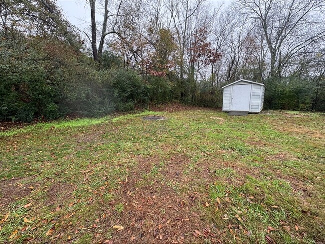 Building Photo - Welcoming 3-Bedroom 1-Bathroom home in Sod...