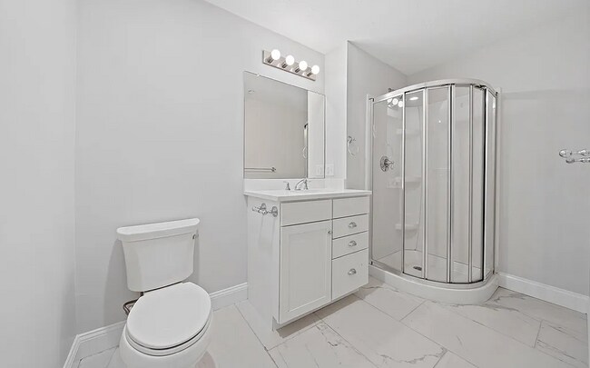 Building Photo - 469 Sherman St