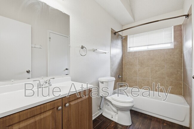 Building Photo - 1612 Hunterwood Dr