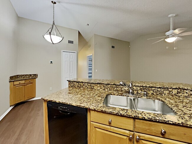 Building Photo - 14902 Pelican Point