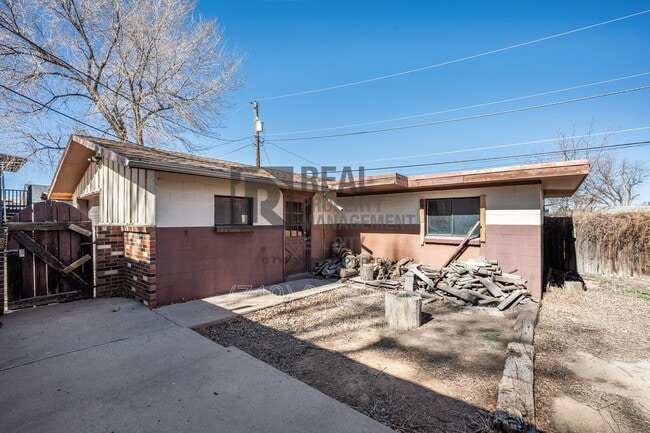 Building Photo - 3211 Fairfield Ln