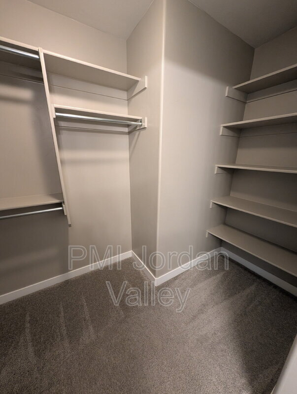 Building Photo - 5077 W Arete Wy